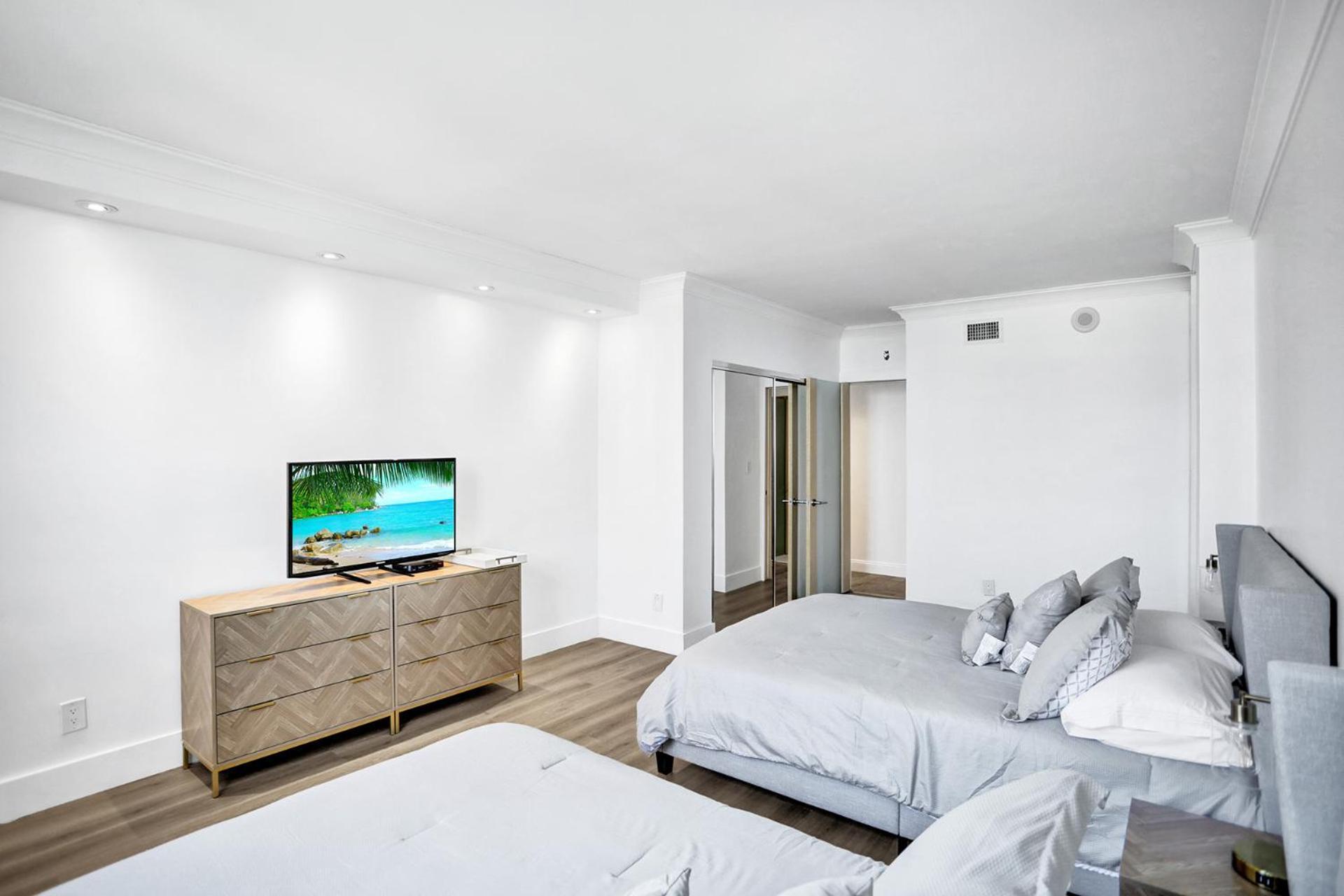Ocean Reserve Condominium ไมอามีบีช ห้อง รูปภาพ